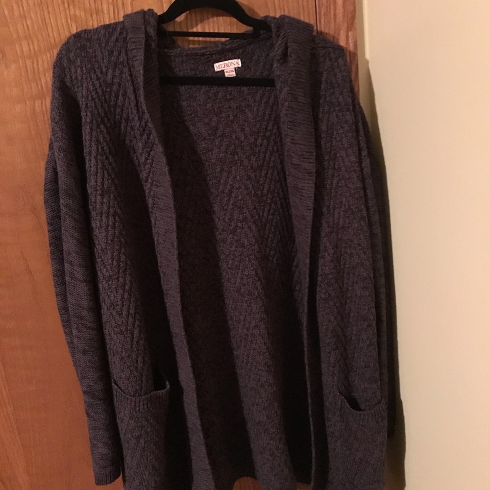 Grey hooded cardigan with pockets